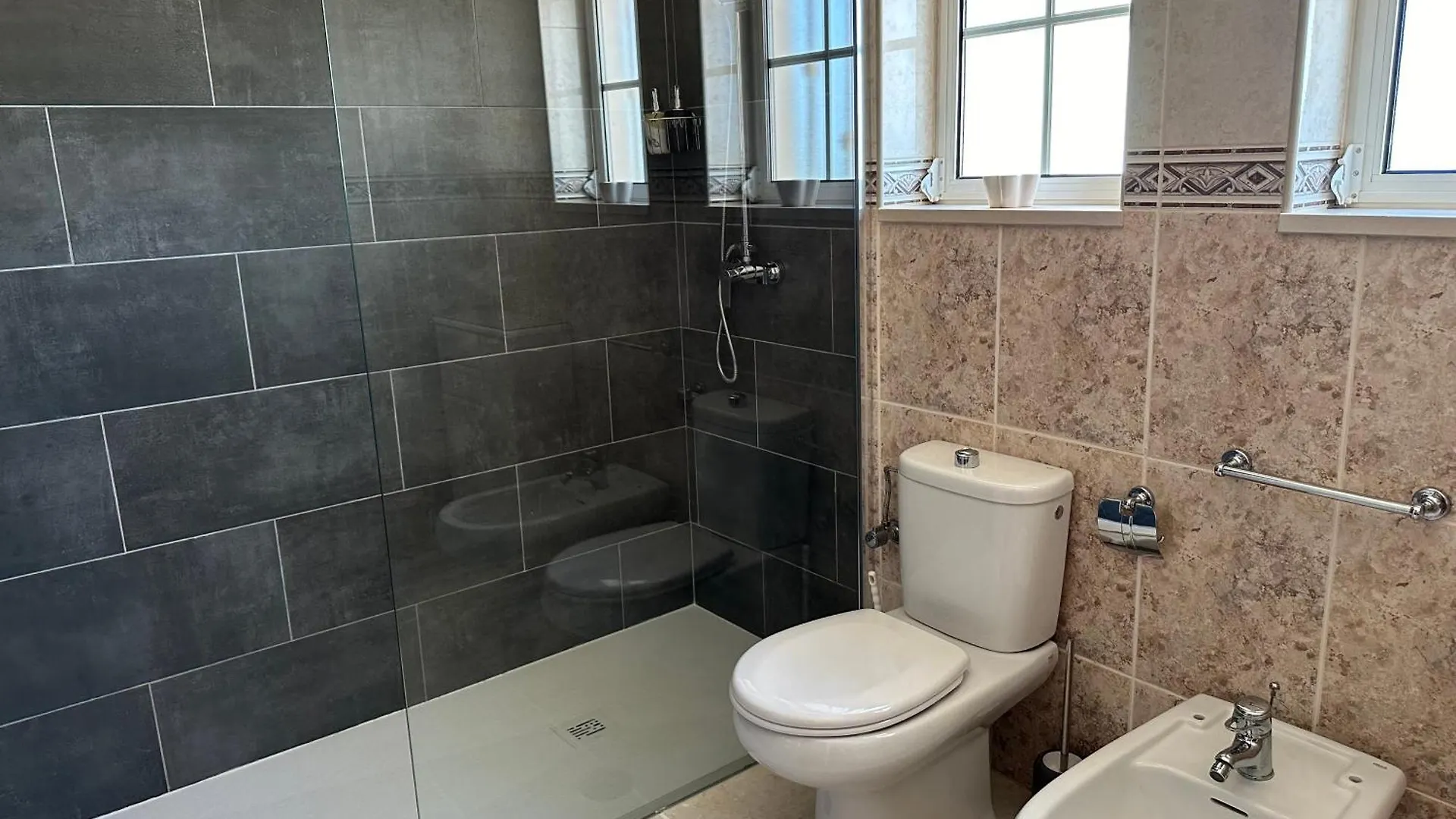 Bnb Homes Luxurious Villa Stardust With Swimming Pool & Bbq For Family Fun Almeijoafras